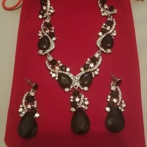 Necklace and earring set